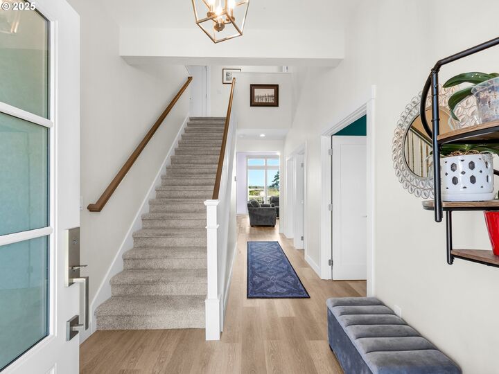 Property Photo: 35680 Bella Ridge Loop OR 97103