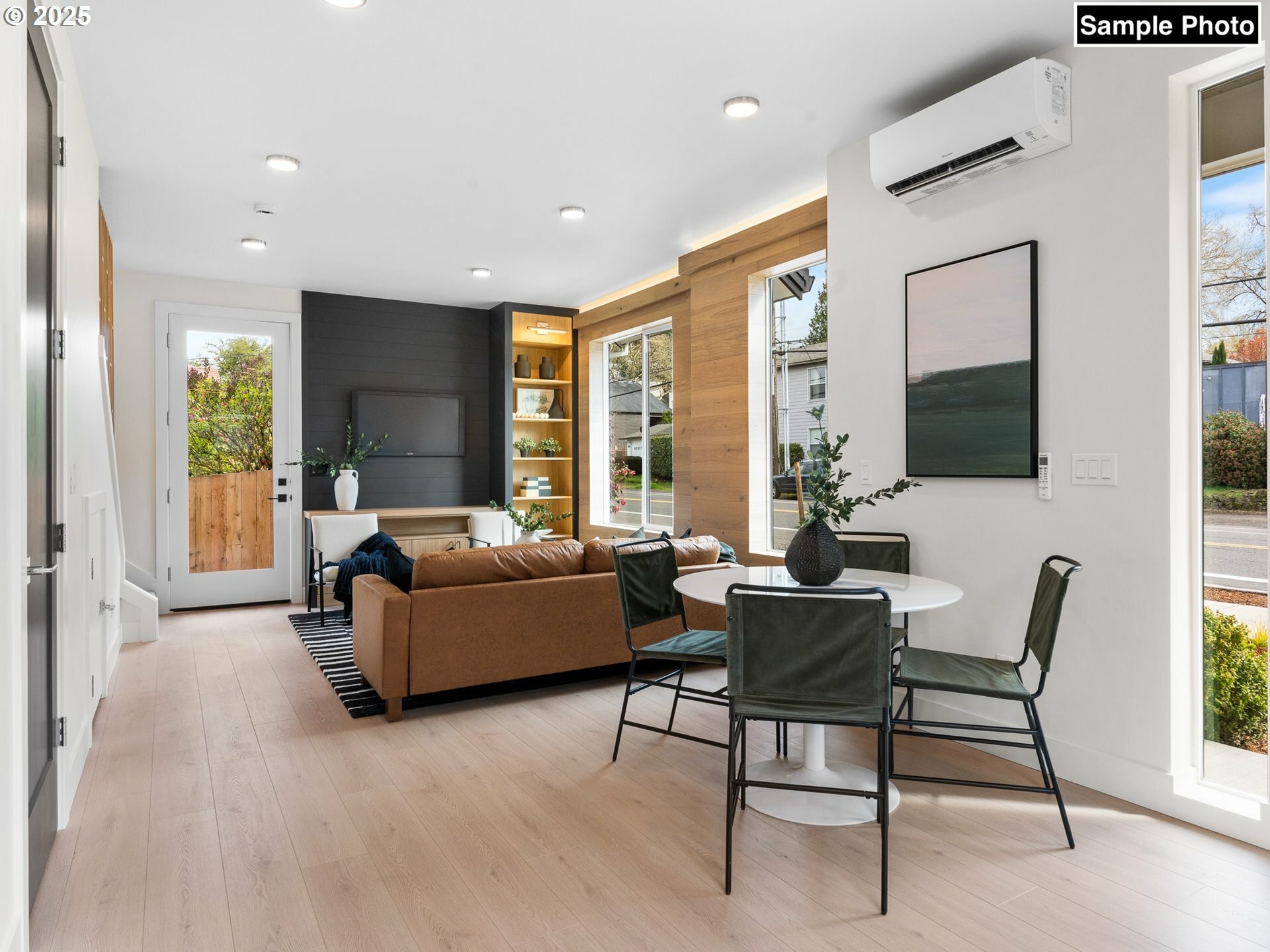 Property Photo: 6001 NE 30th Ave OR 97211