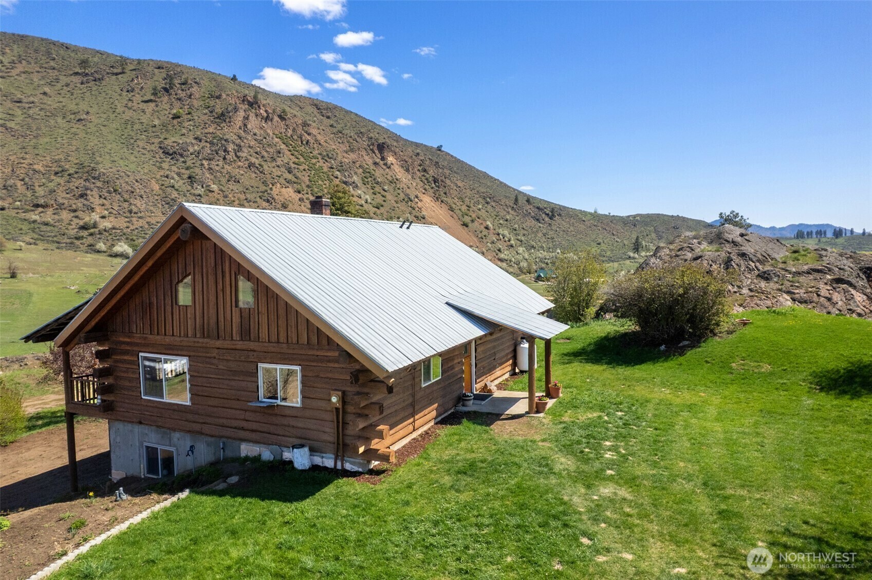 Property Photo: 364 East Chewuch Road WA 98862