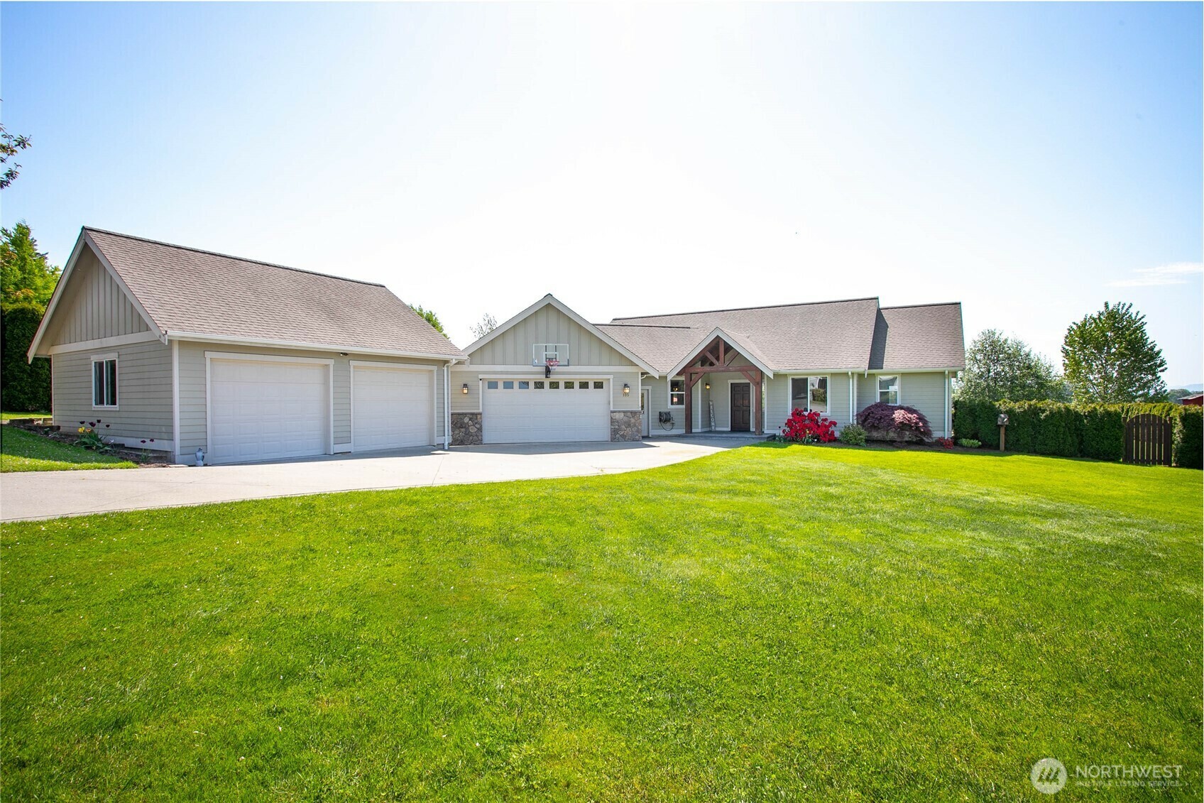 Property Photo: 105 Ridgeview Street WA 98295