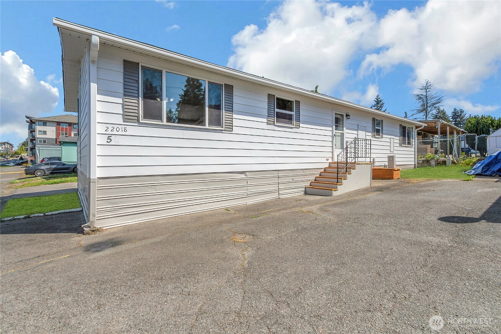 Property Photo: 22018 28th Place S 5 WA 98198