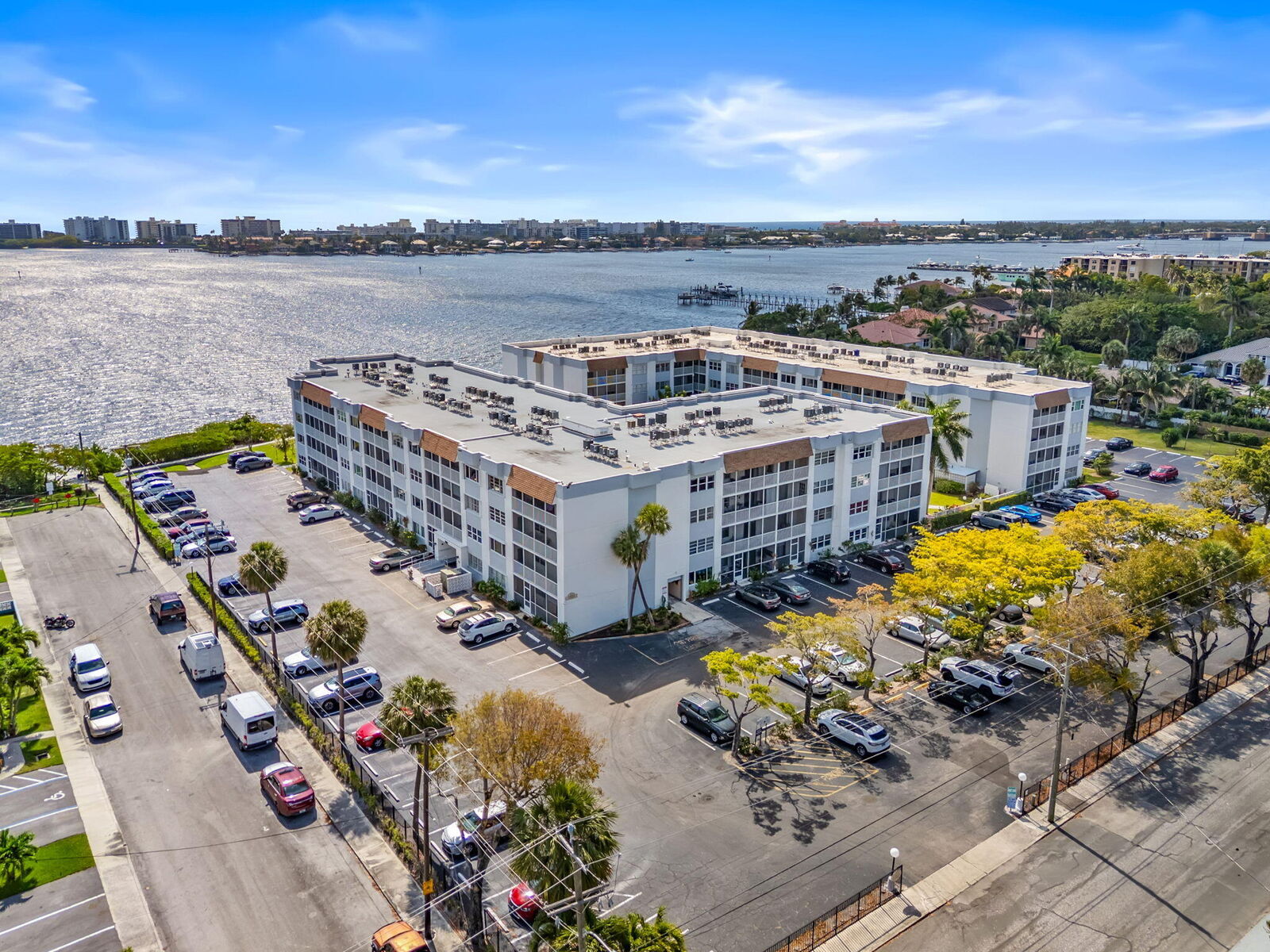 Property Photo:  1502 S Lakeside Drive 301  FL 33460