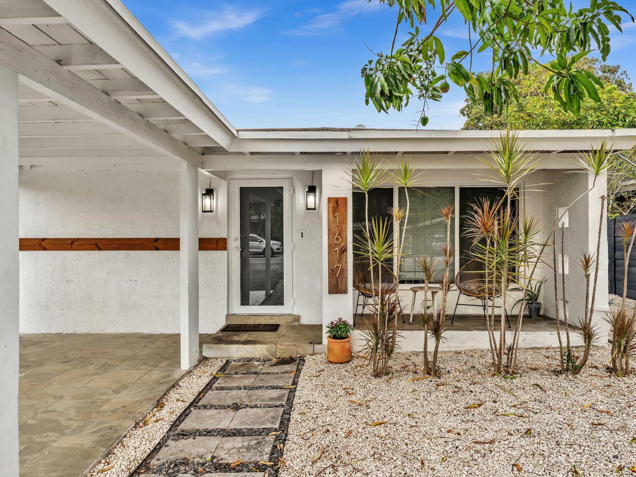 Property Photo: 1617 NW 7th Avenue FL 33311