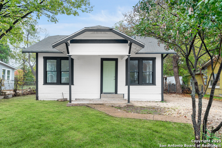 Property Photo: 1734 Thorain TX 78201