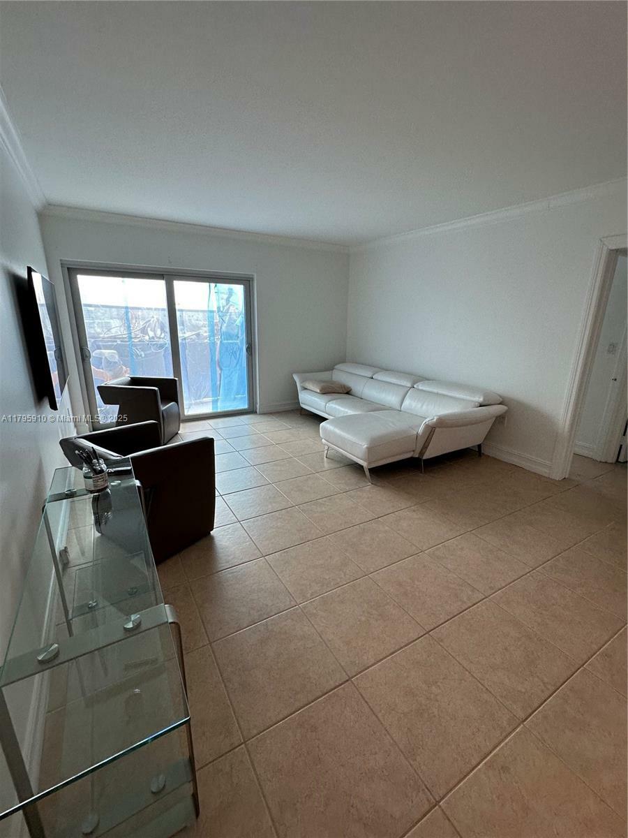 Property Photo: 400 Kings Point Dr 917 FL 33160