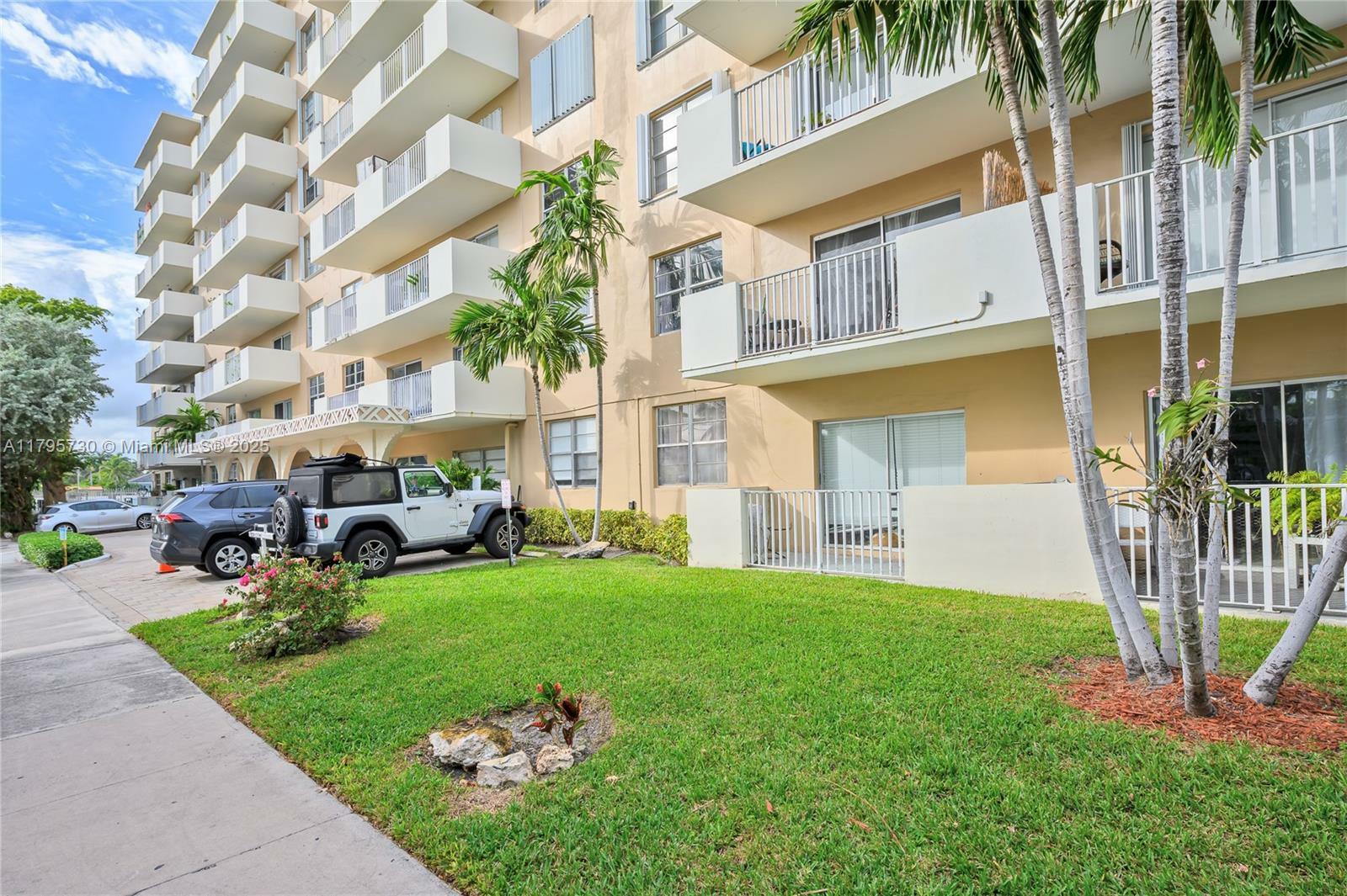 Property Photo: 1455 N Treasure Dr 3G FL 33141