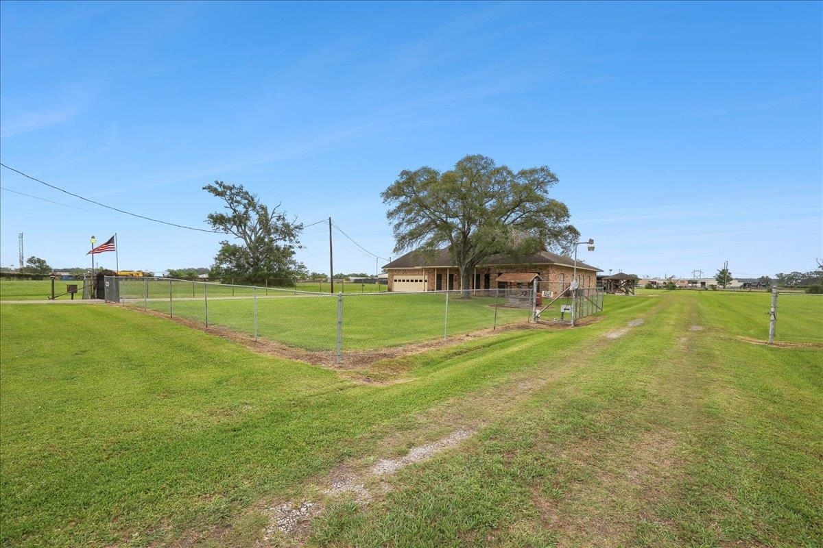 Property Photo: 7385 Fannett Rd TX 77705-7309