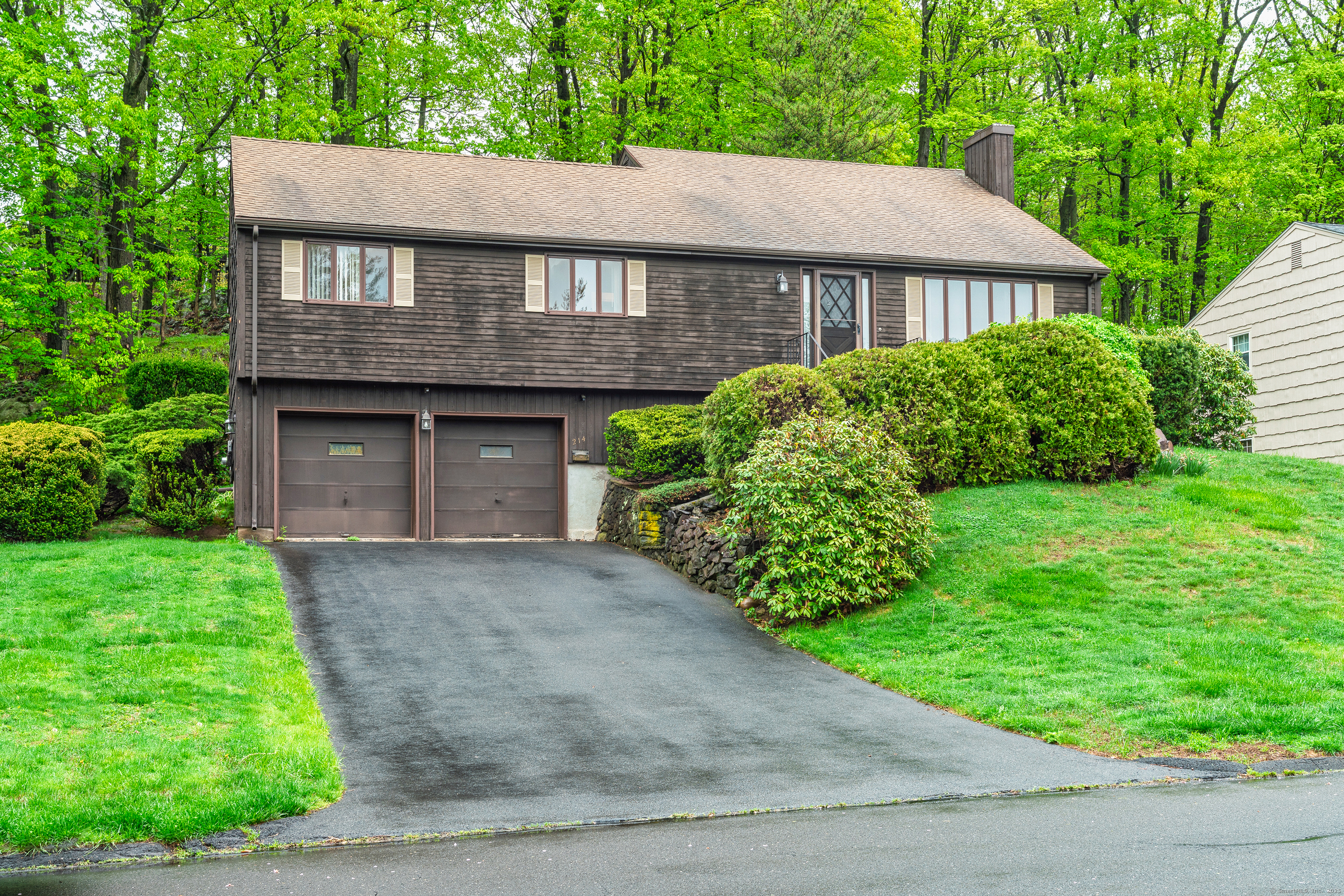 Property Photo: 214 Candlewyck Drive CT 06111
