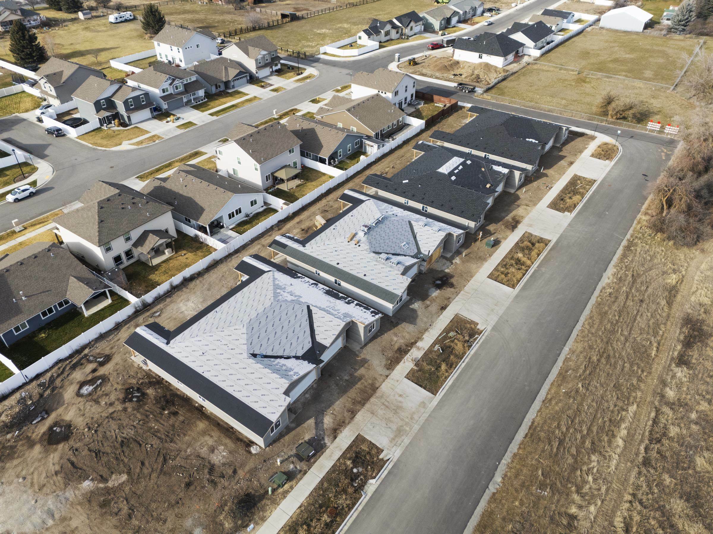 Property Photo: 1701 N Selkirk Rd WA 99016