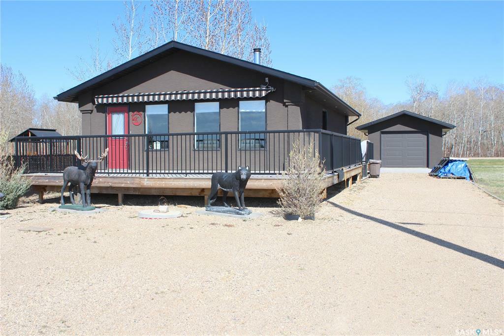 Property Photo: 825 Park Drive SK S0A 0L0