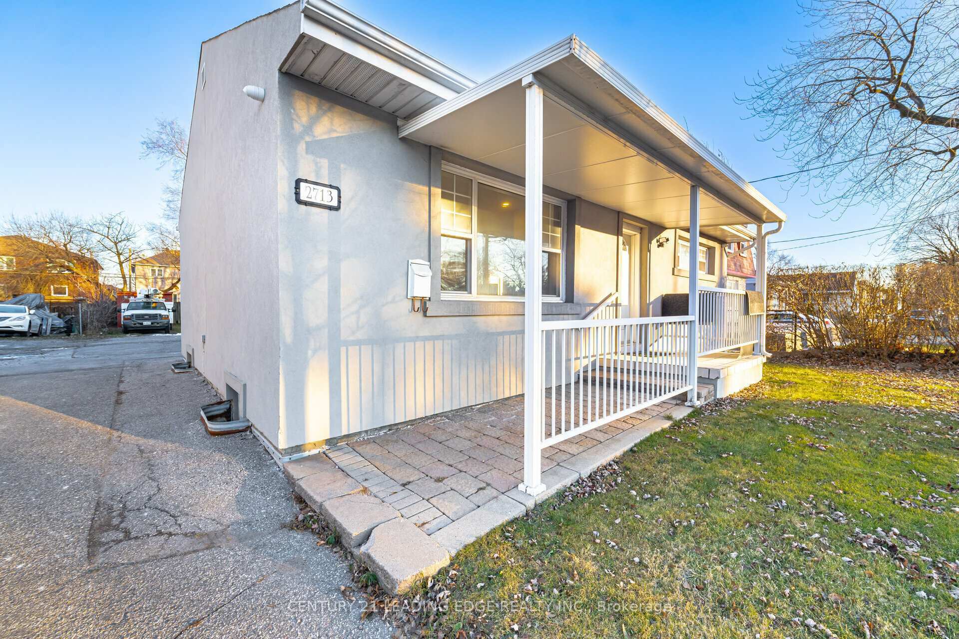 Property Photo: 2713 Kennedy Road Main ON M1T 3H8