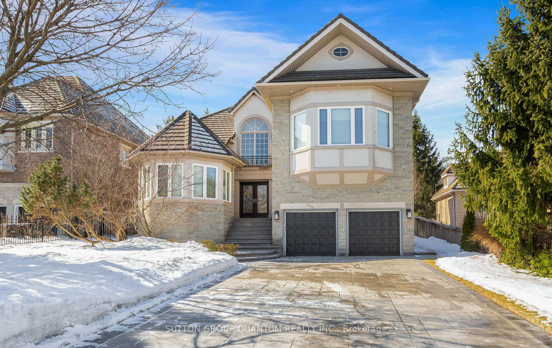 Property Photo: 3868 O'Neil Gate ON L5L 5X6