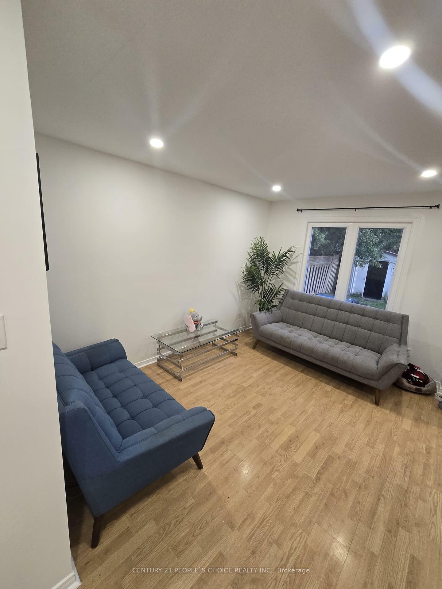 Property Photo: 9 Rosenfeld Drive ON L4M 5X3