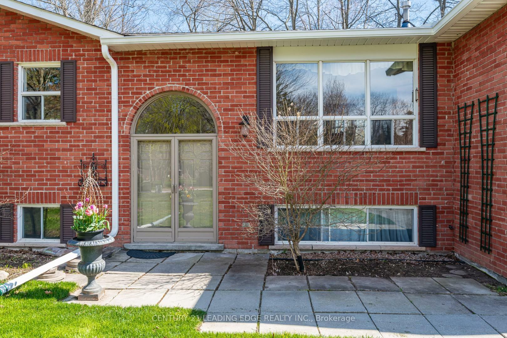 Property Photo: 185 Park Avenue ON M9N 1J7