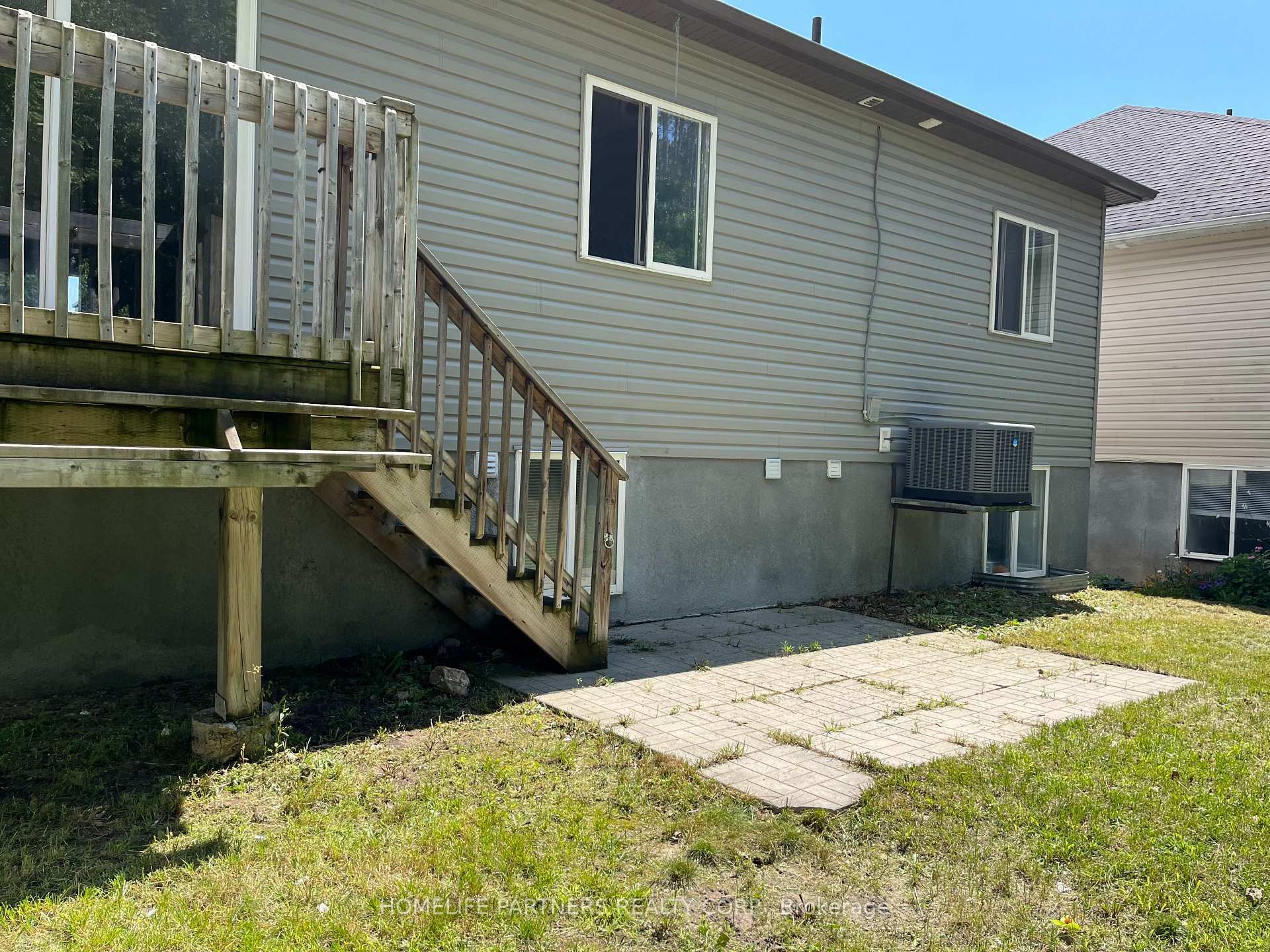 Photo de la propriété: 366 Edgehill Drive ON L4N 9X4