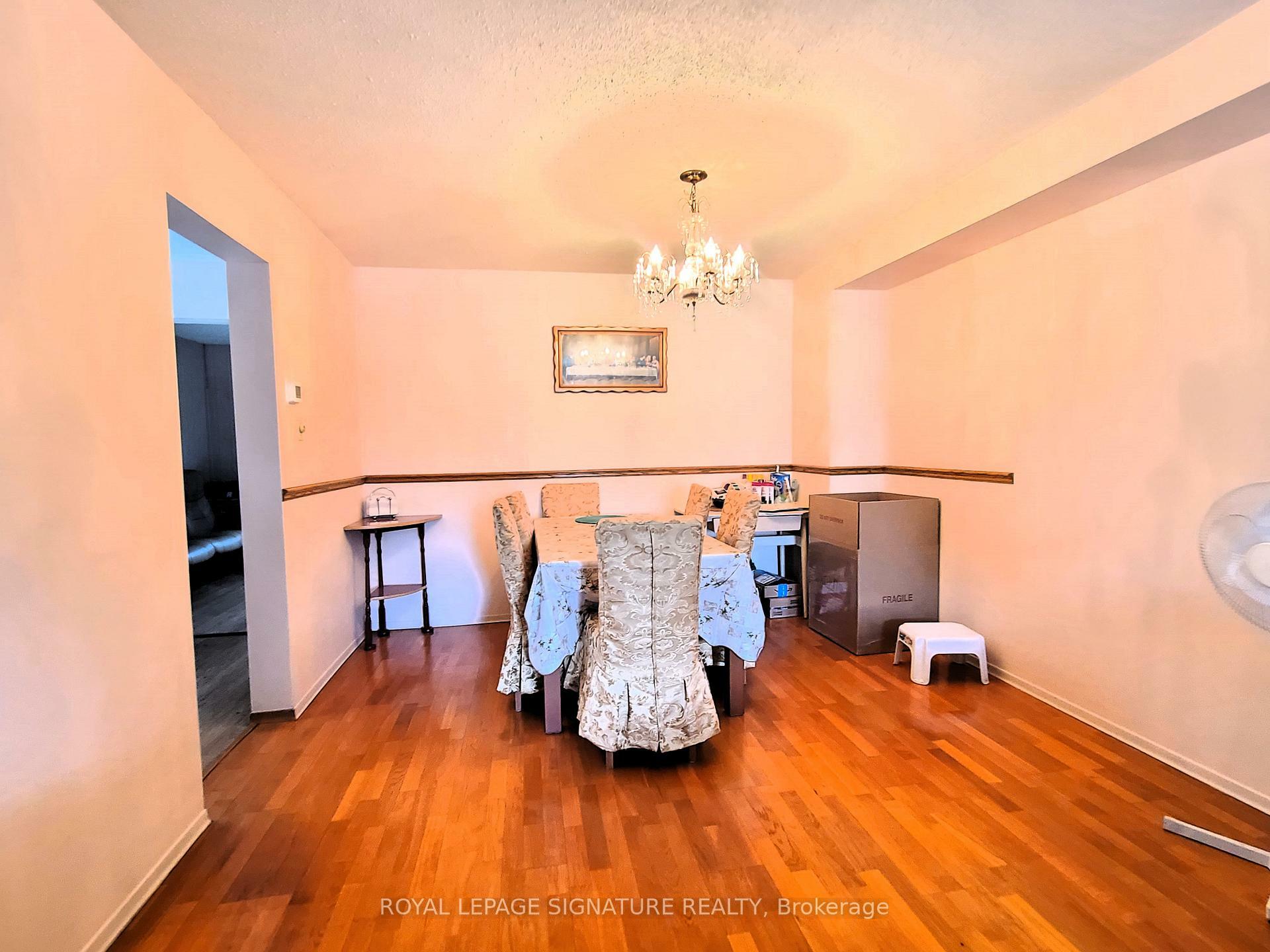 Property Photo:  20 Henry Welsh Drive  ON M2R 3P4 