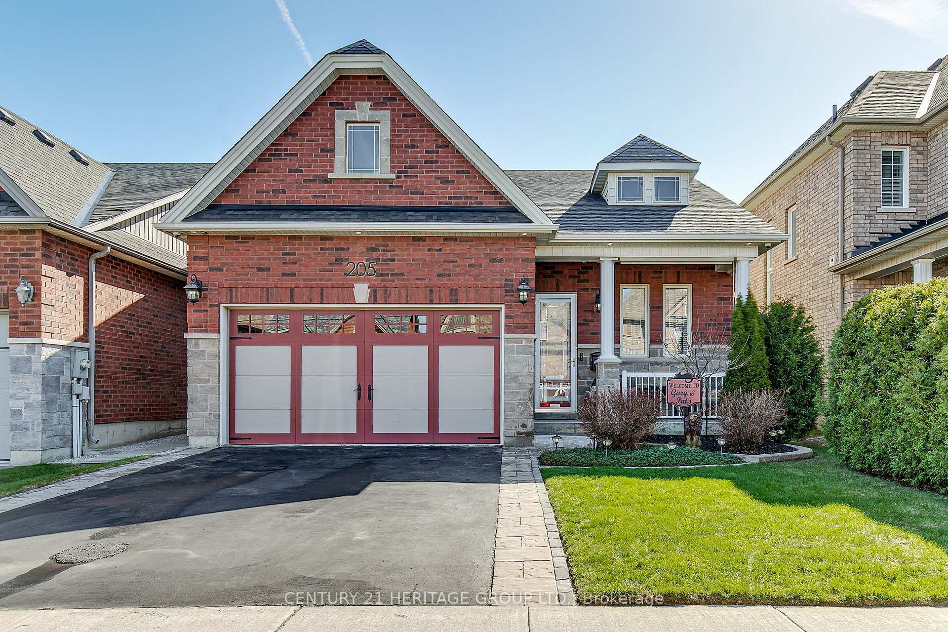 Photo de la propriété: 205 8 Avenue ON L9R 0H7