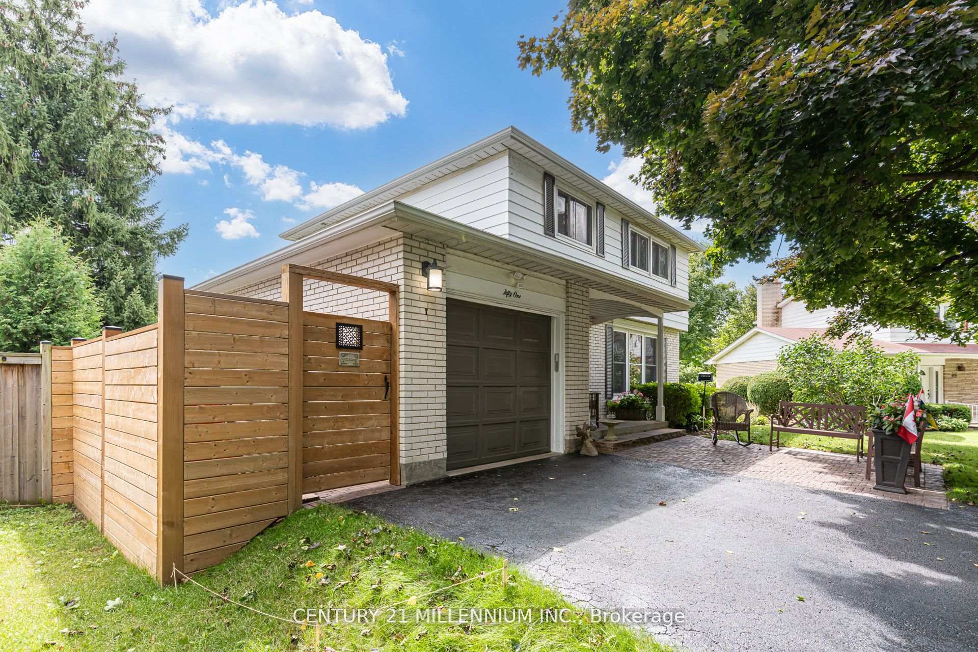 Property Photo: 51 Alderway Avenue ON L6Y 2B8