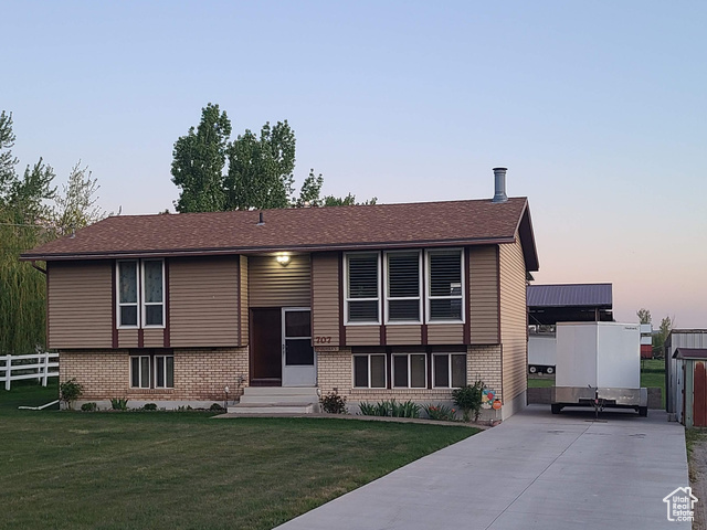 Property Photo: 707 E 1700 N UT 84414