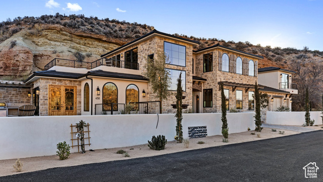 Property Photo: 610 W Vineyard Ln UT 84763
