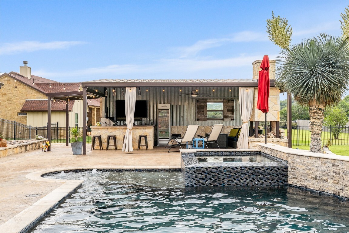 Property Photo: 413 Creekside Drive TX 76571