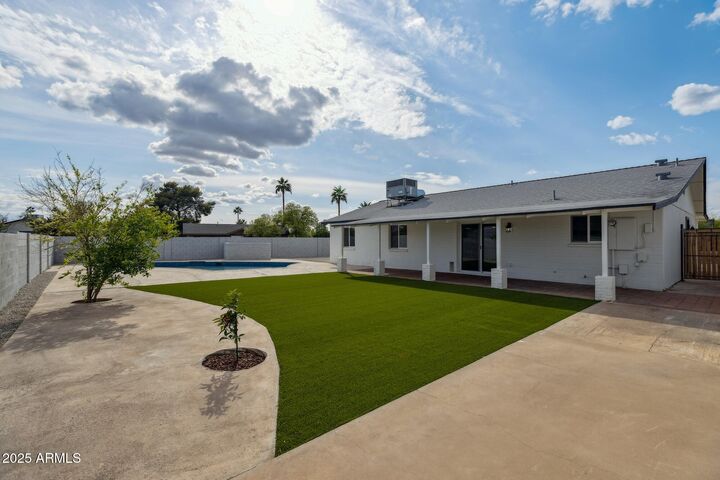 Property Photo: 405 E Cornell Drive AZ 85283