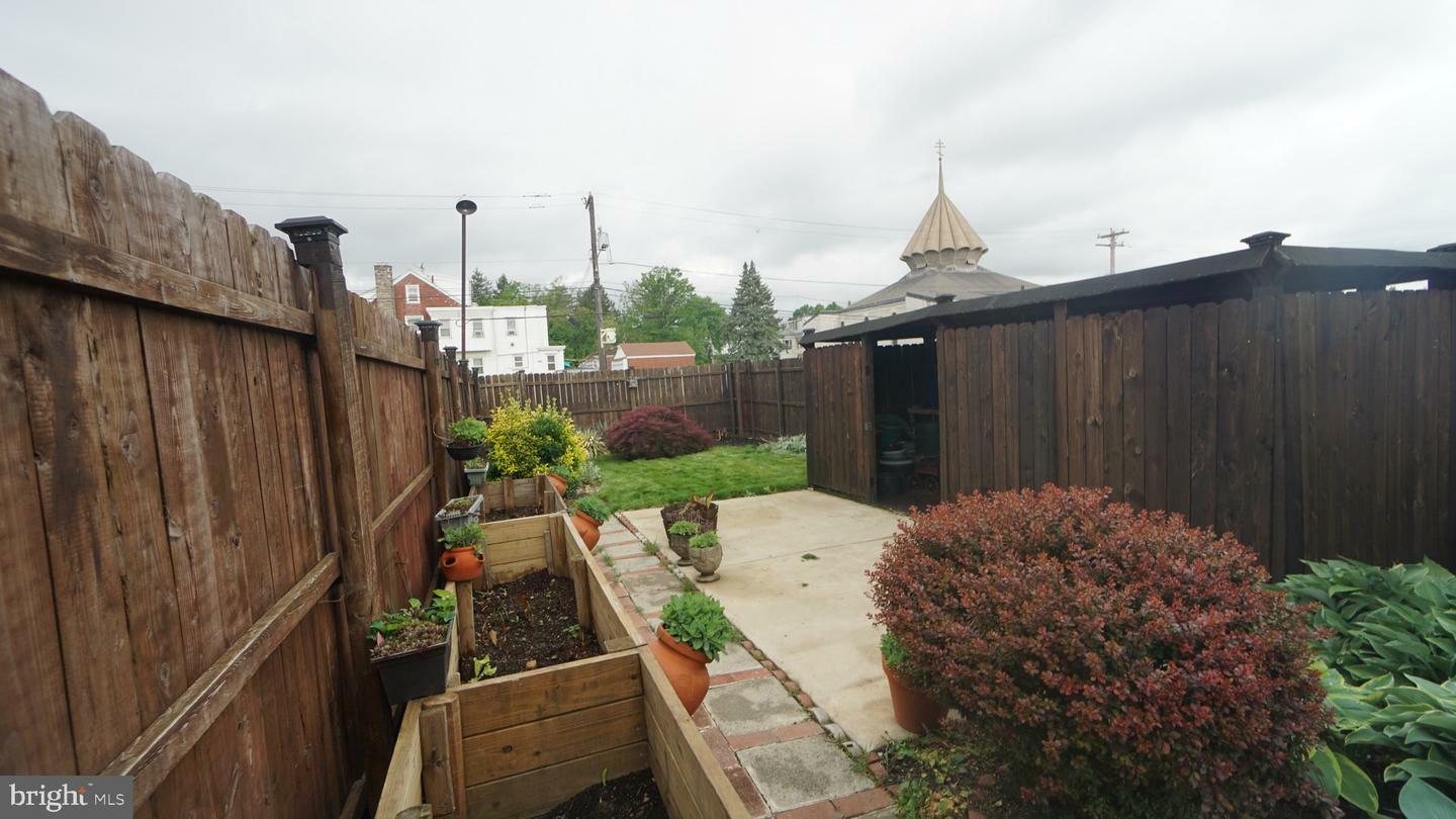 Property Photo: 6711 N 5th Street PA 19126