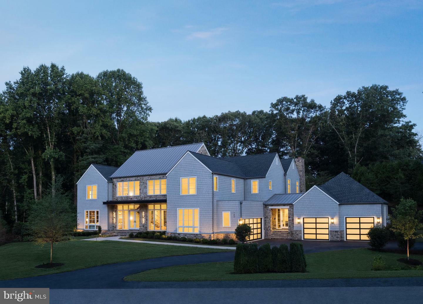 Property Photo: 780 Falls Farm Court VA 22066