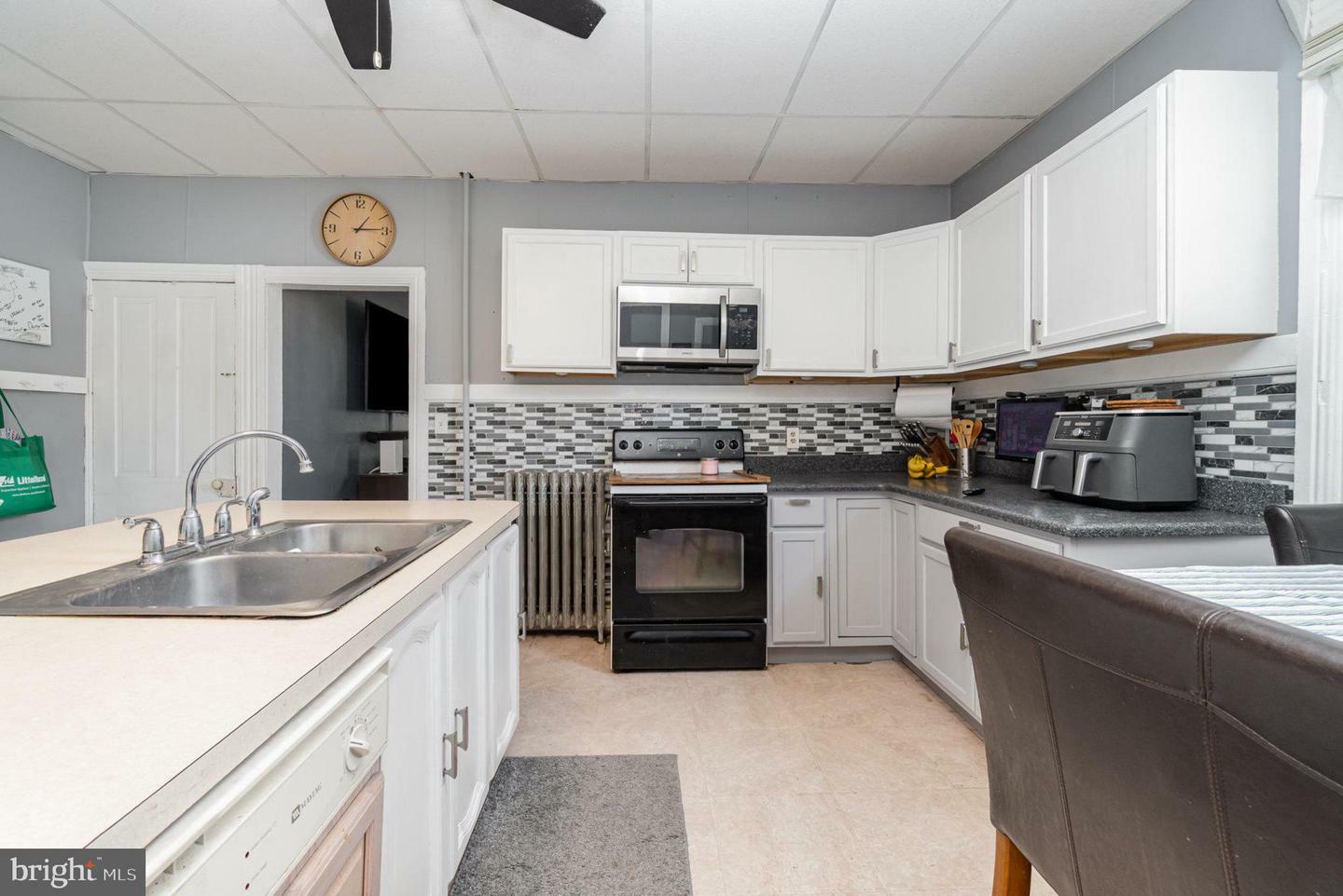 Property Photo: 220 N Pine Street PA 17057