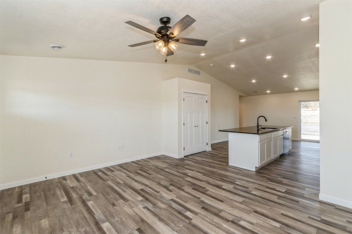 Property Photo: 140 Towne Centre Dr IA 52345