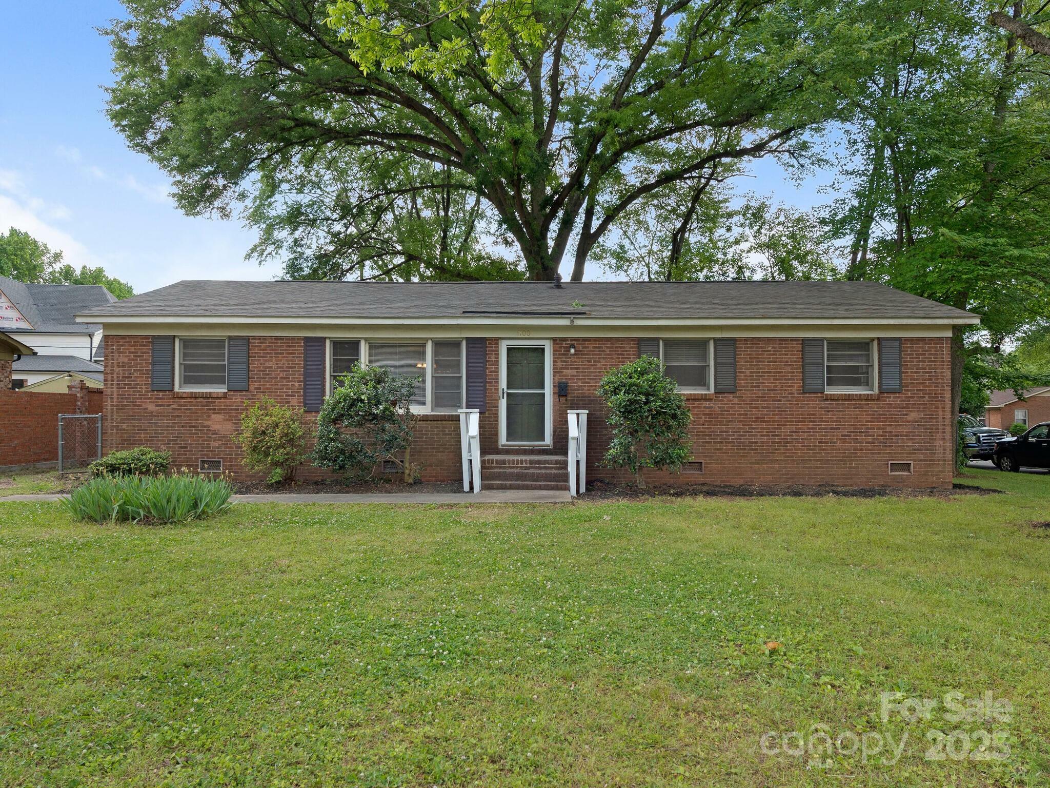 1100 Clawson Court  Charlotte NC 28209 photo