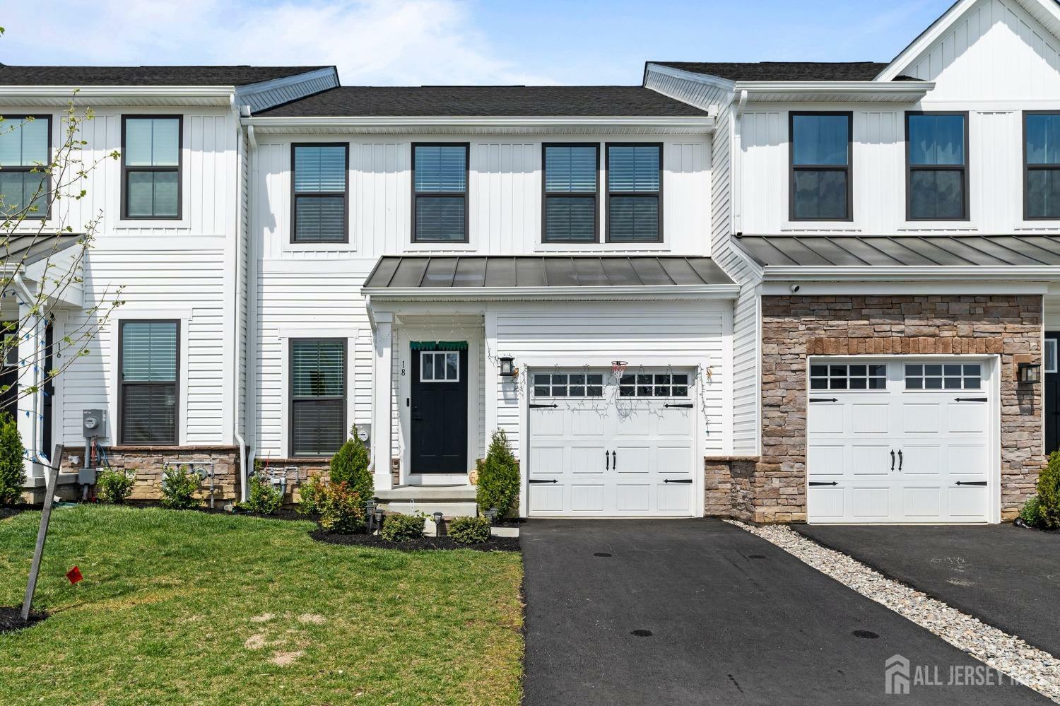 18 Rosemary Way  Mount Laurel NJ 08054 photo