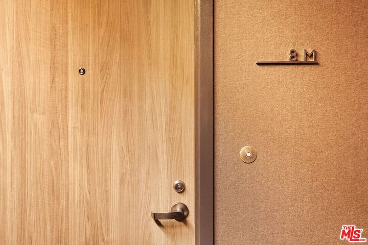 Property Photo: 6250 Hollywood Blvd CA 90028