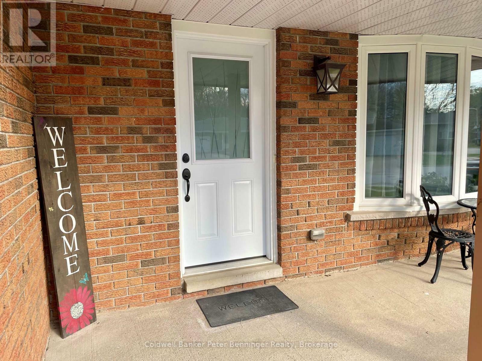 Property Photo: 1038 Wellington Street ON N0H 2C3
