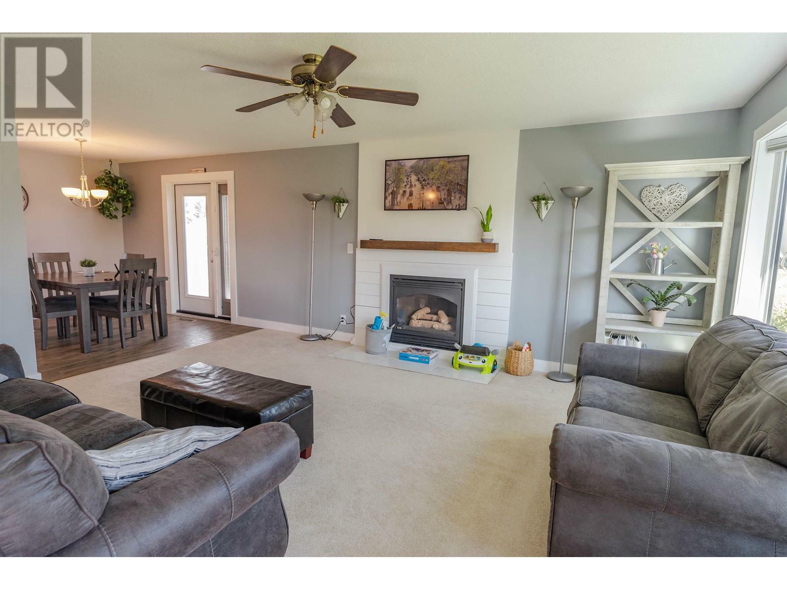 Photo de la propriété: 8912 115 Avenue BC V1J 2X7
