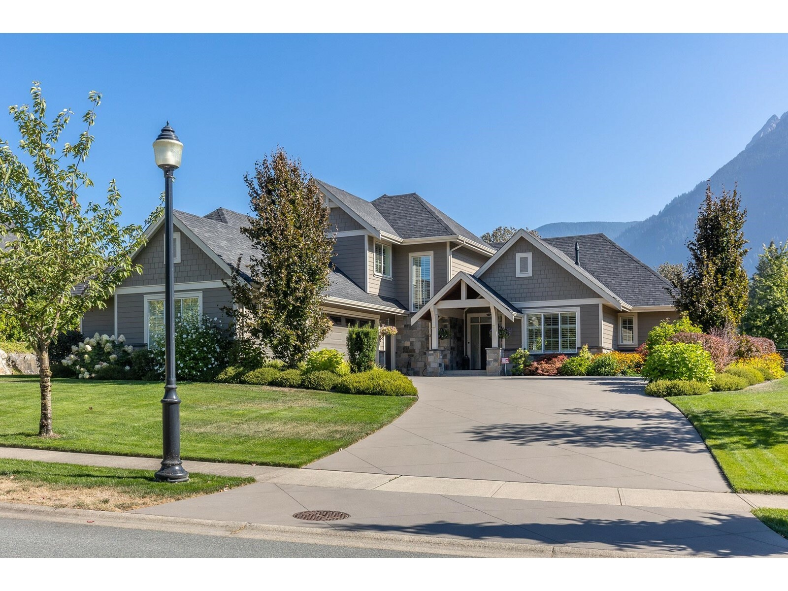 10408 Wildrose Drive  Rosedale BC V0X 1X1 photo