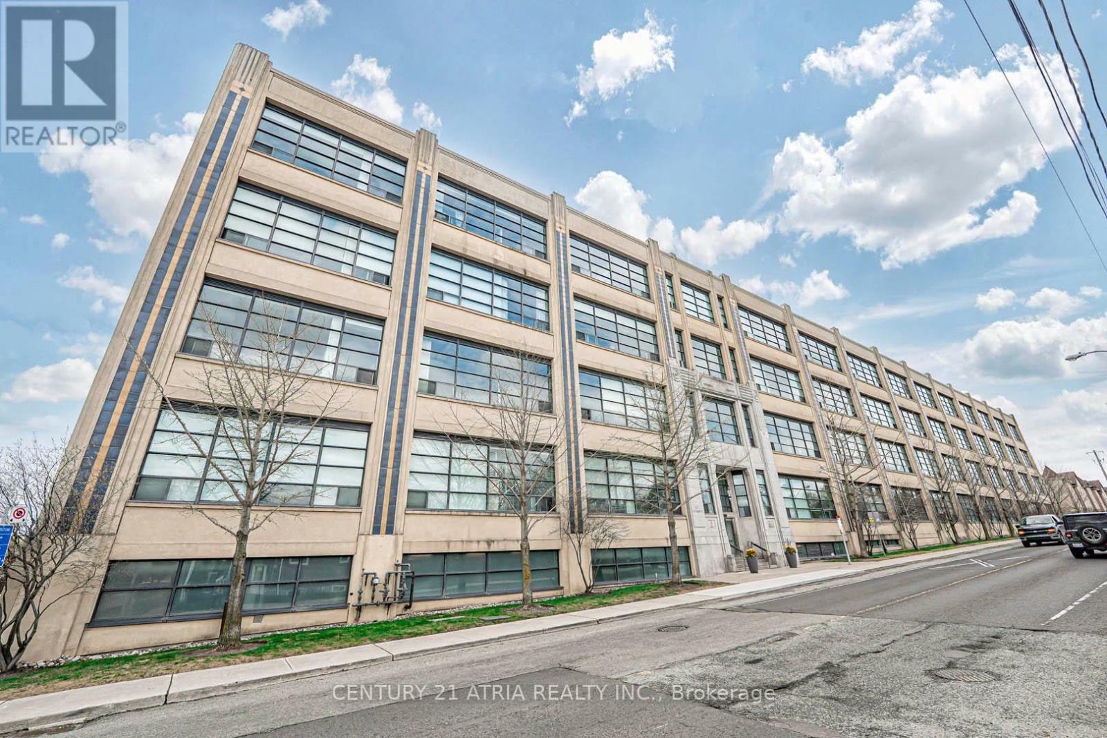 Property Photo:  1001 Roselawn Avenue 318  ON M6B 4M4 