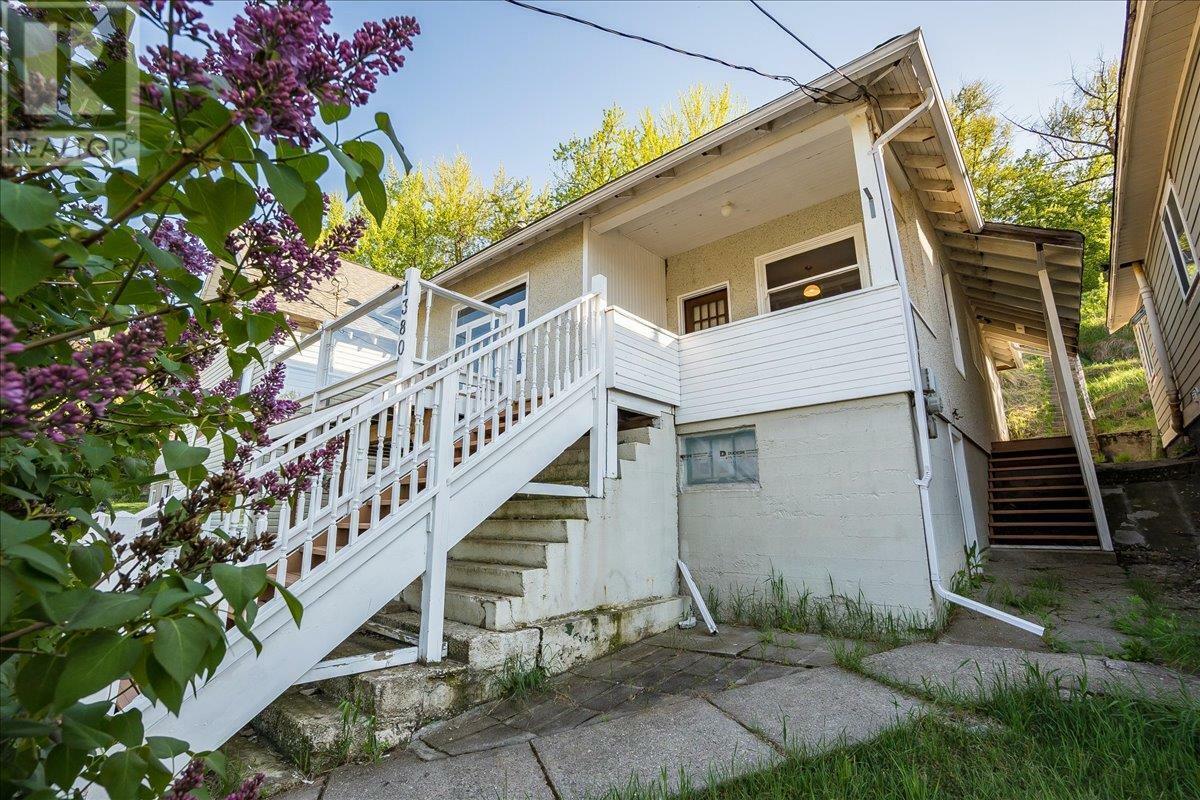 Property Photo: 1380 Lookout Street BC V1R 3P5
