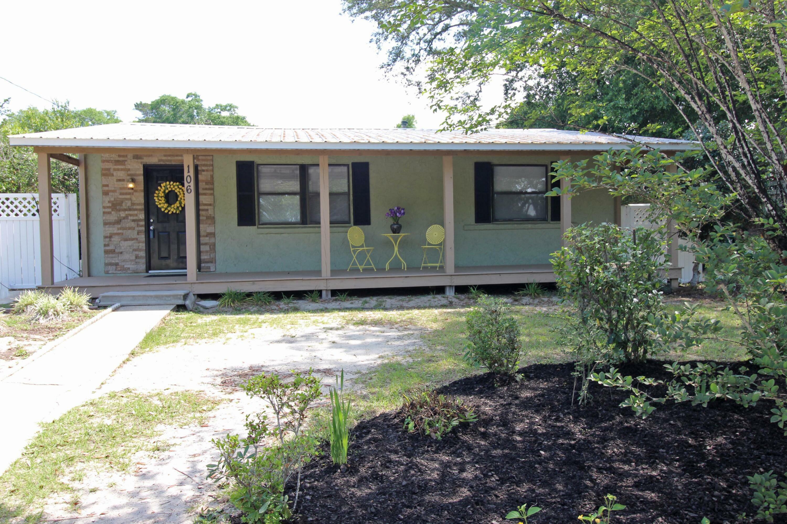 Property Photo:  106 3rd Street  FL 32578 