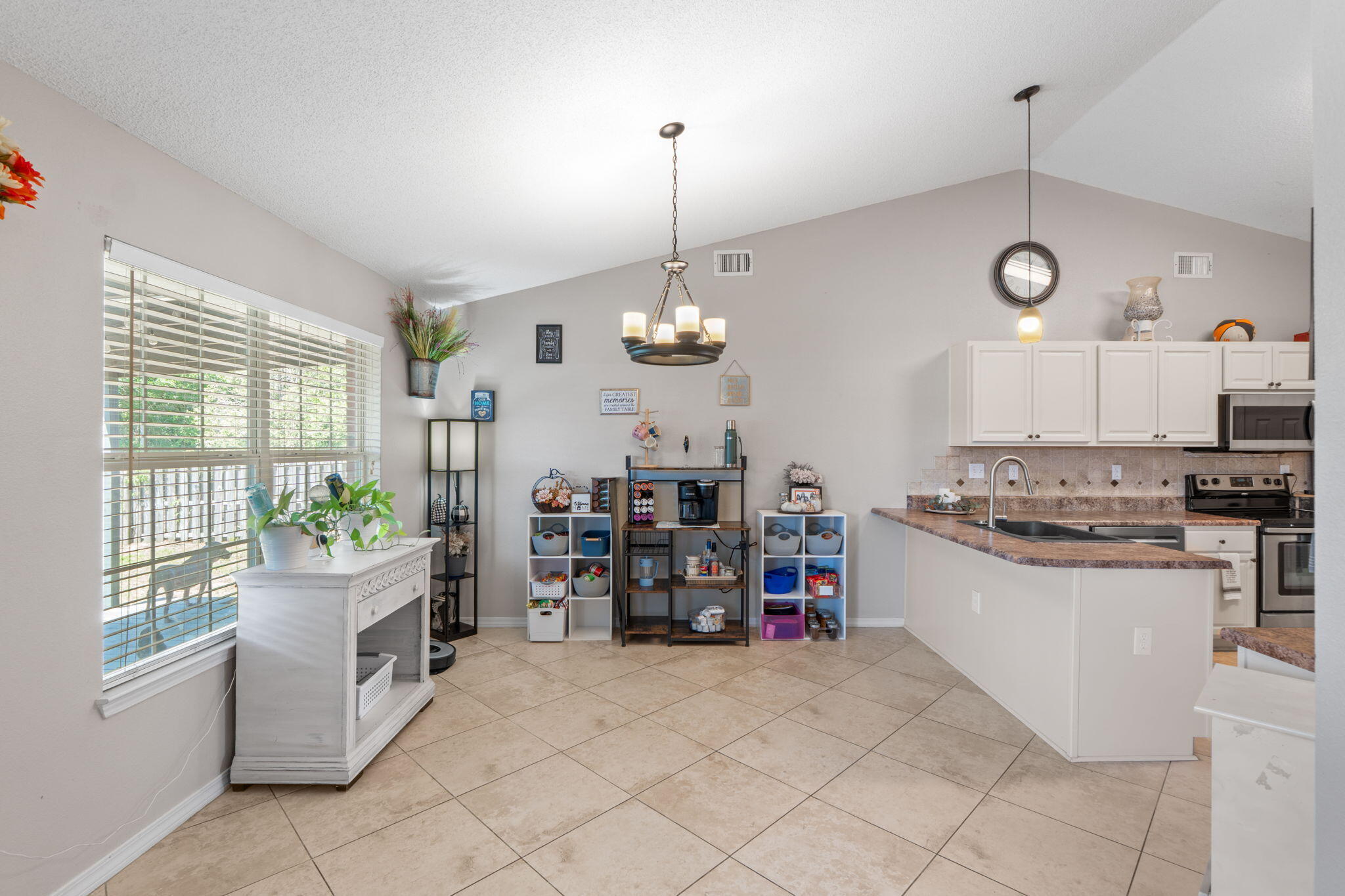 Property Photo: 2108 Hagood Loop FL 32536