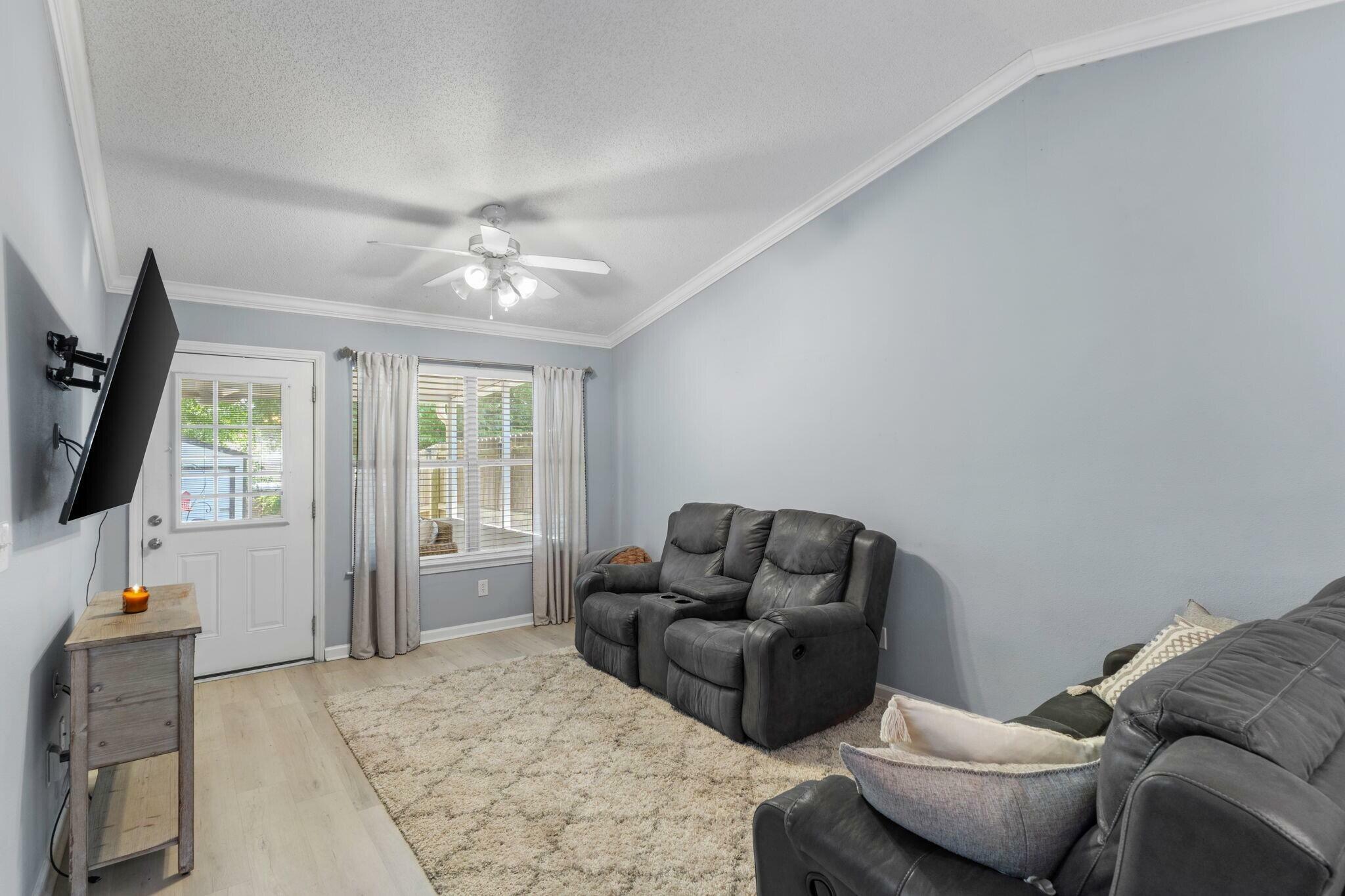 Property Photo: 404 Eisenhower Drive FL 32539