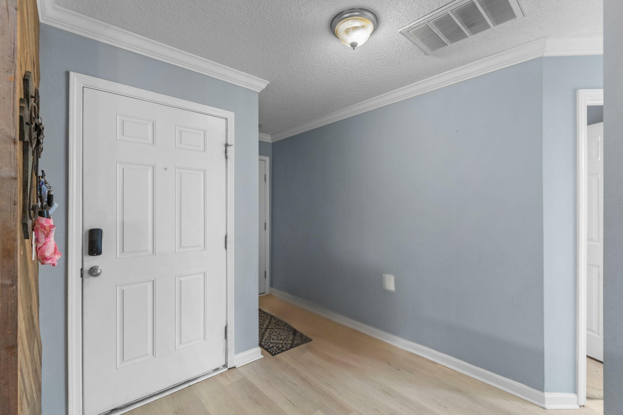 Property Photo: 404 Eisenhower Drive FL 32539