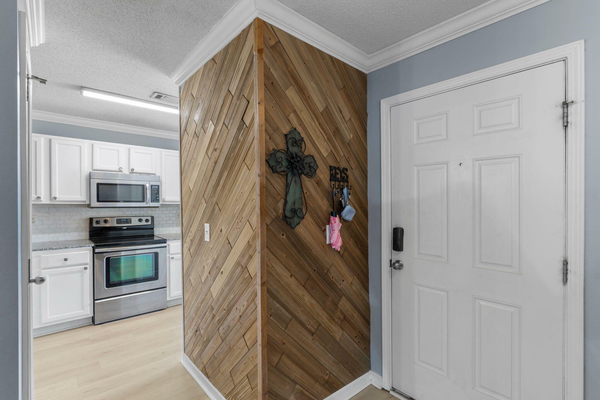 Property Photo: 404 Eisenhower Drive FL 32539