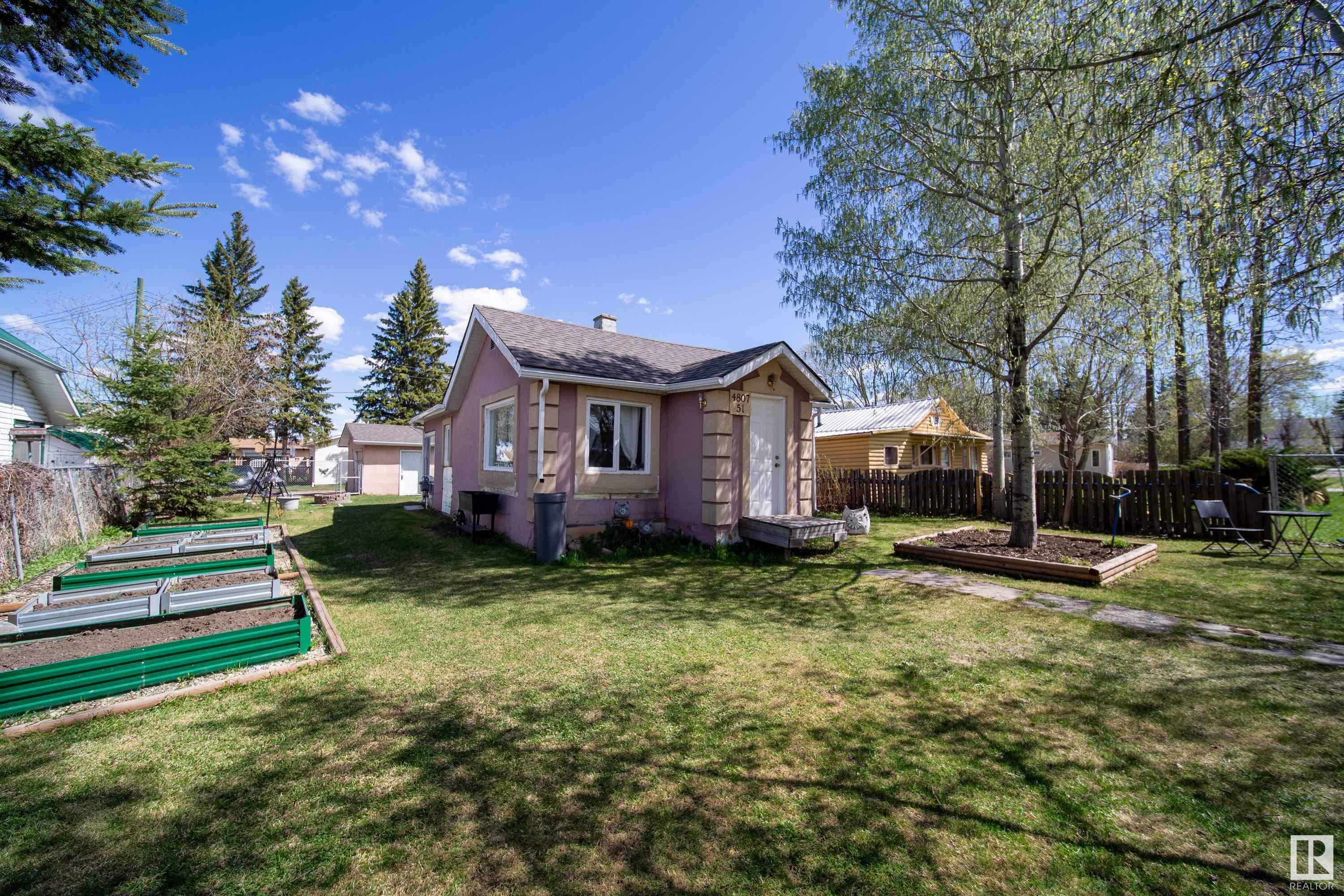 Property Photo: 4807 51 Street AB T0E 0A0