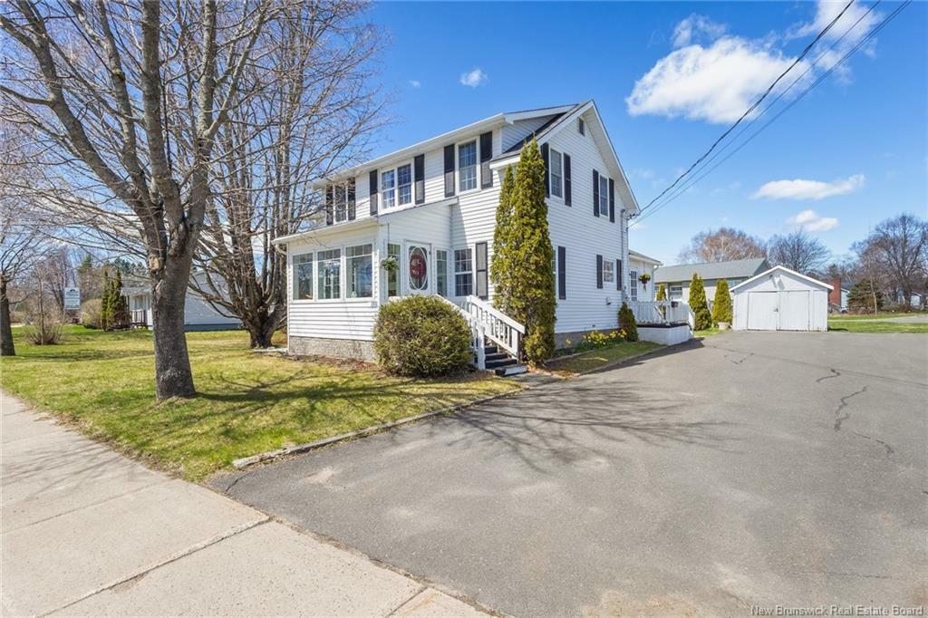 201 Sunset Drive  Fredericton NB E3A 1A4 photo