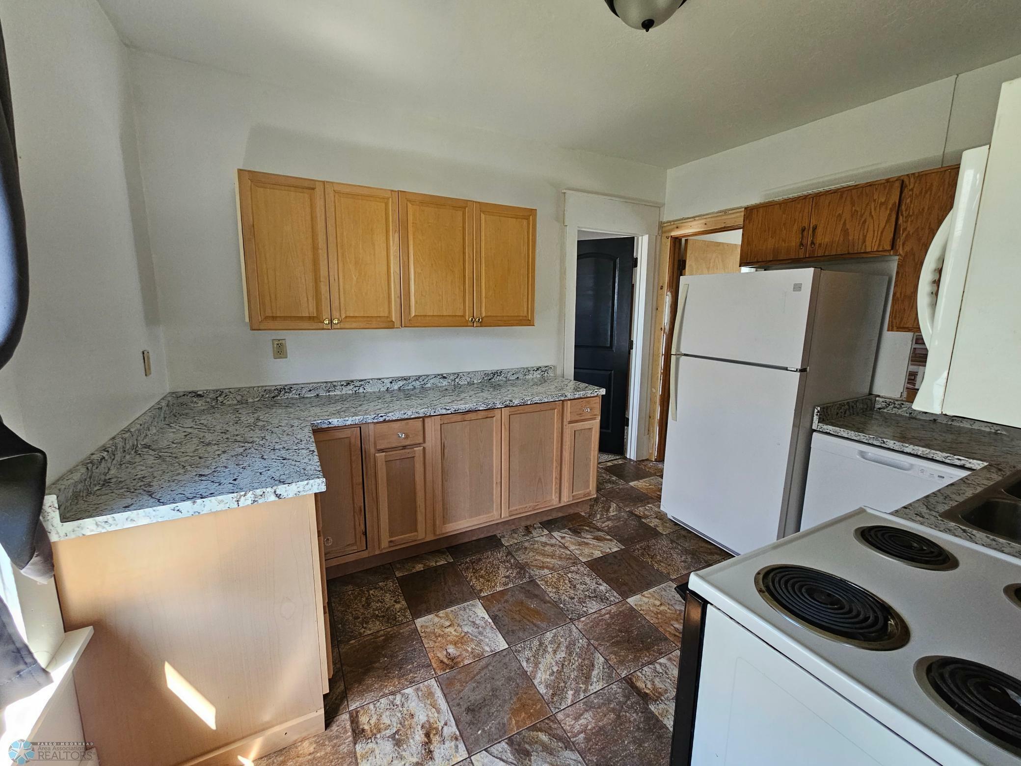 Property Photo: 214 2nd Avenue N ND 58075