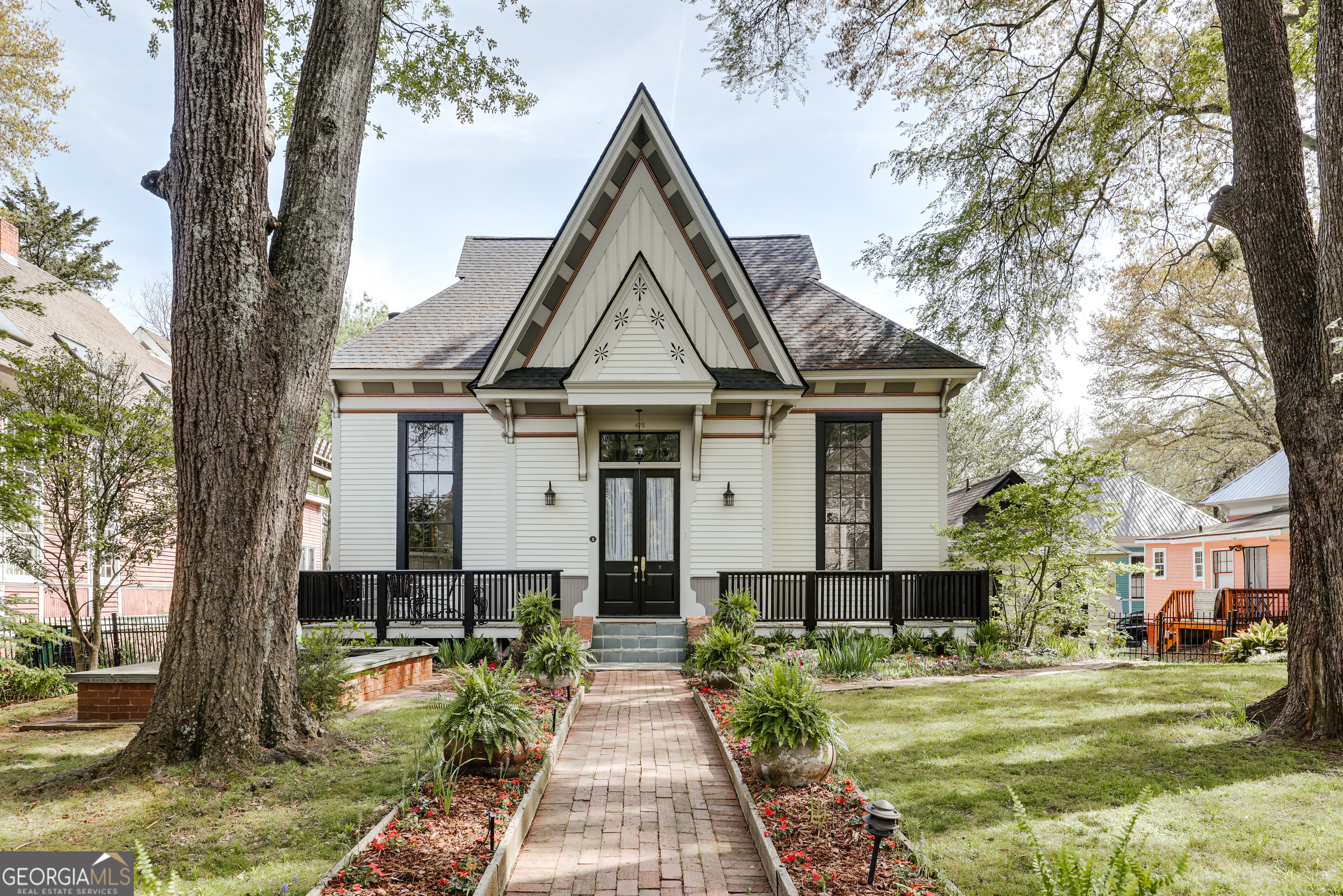 Property Photo: 475 Meigs Street GA 30606