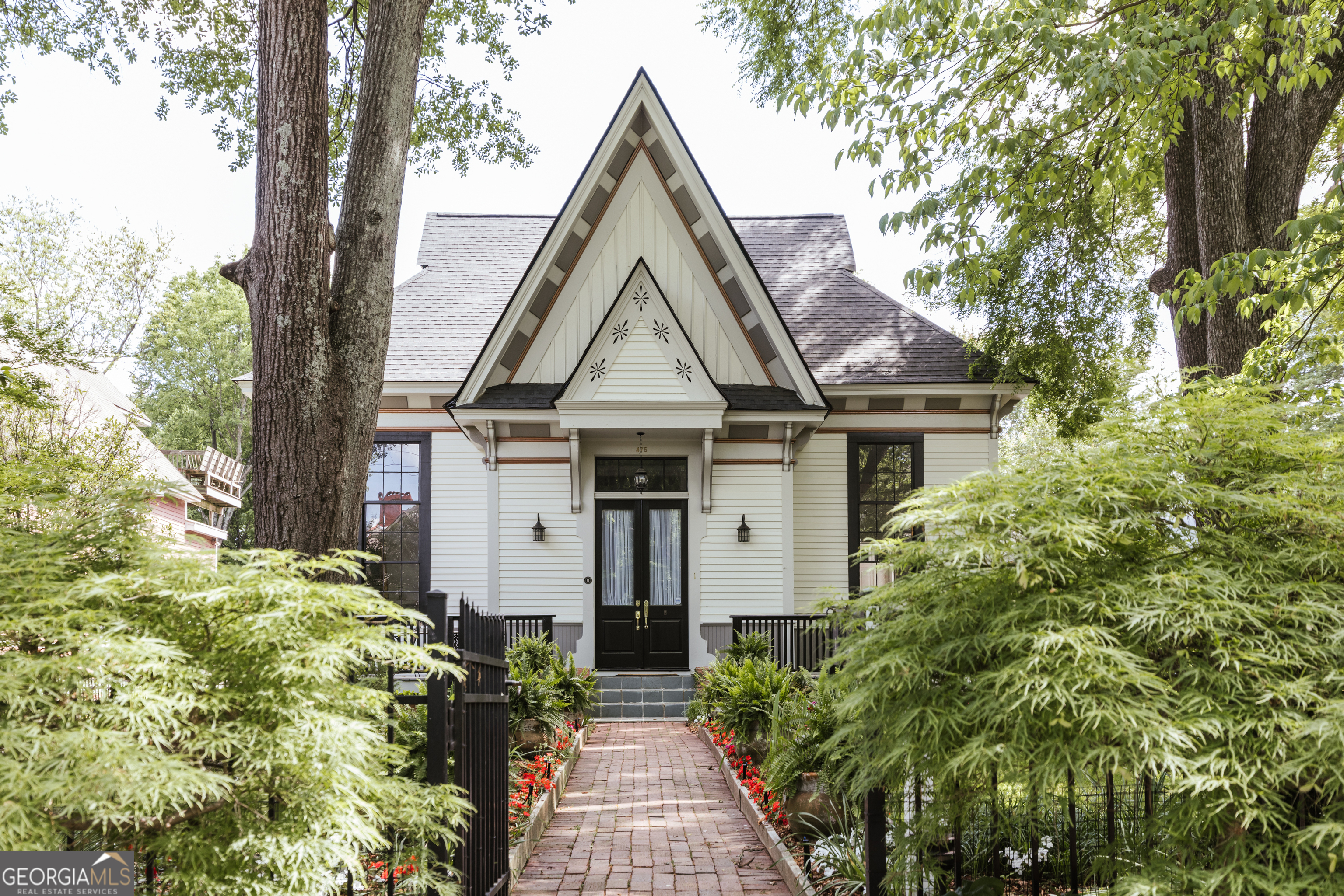 Property Photo: 475 Meigs Street GA 30606