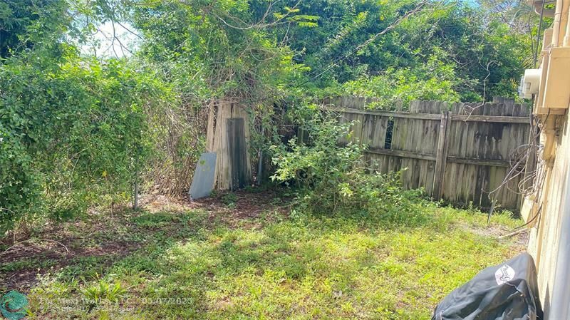 Property Photo: 1126 NW 4th Av FL 33311