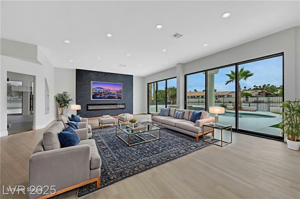 Property Photo: 2589 Sun Reef Road NV 89128